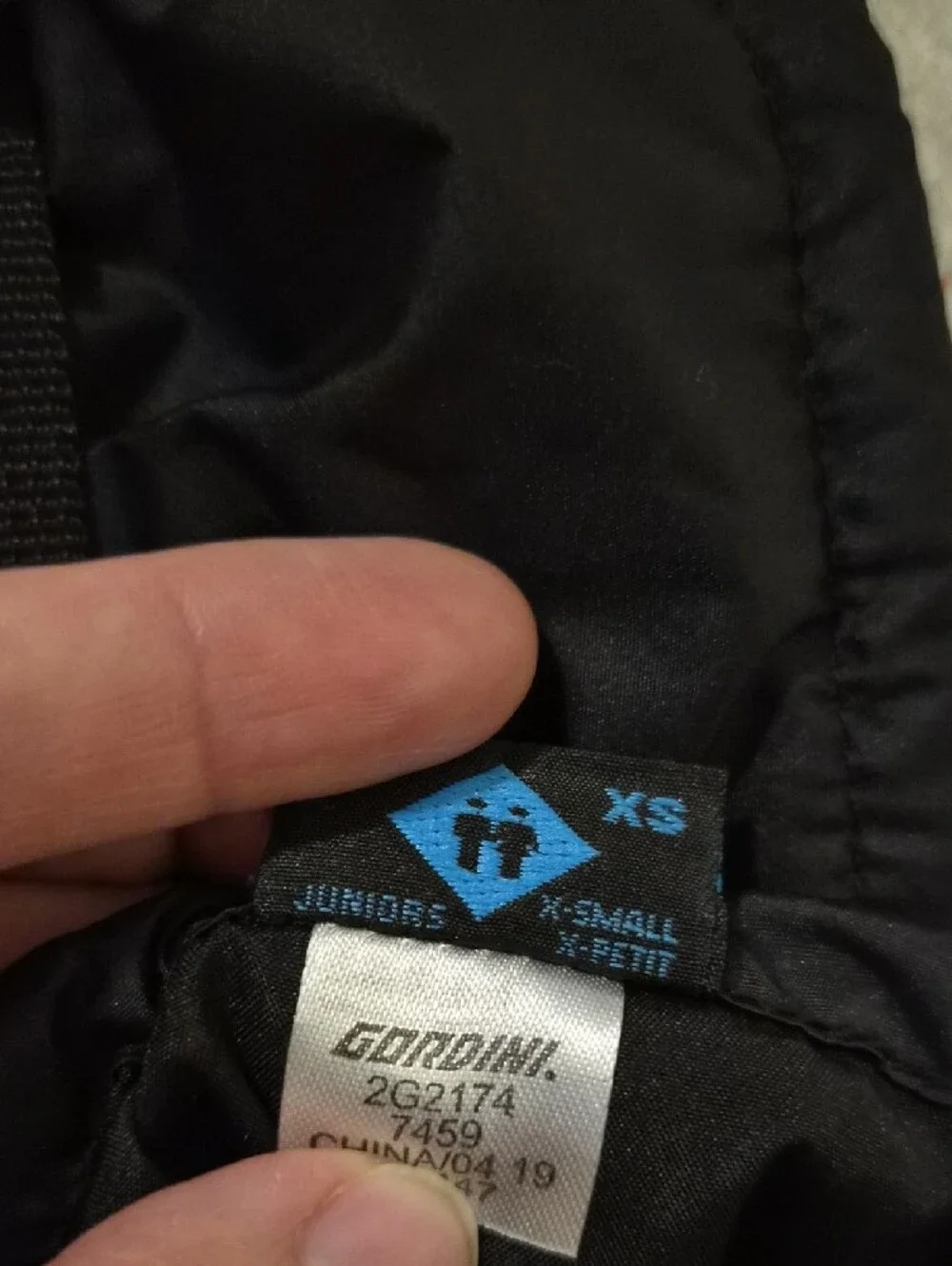 Black Insulated Kid's Ski Gloves